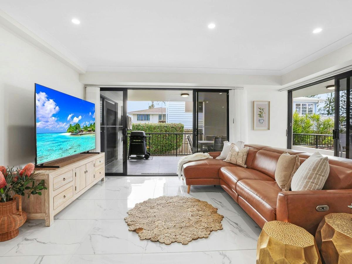 Bargara Holiday Rentals - Oceanfront Luxe 2BR