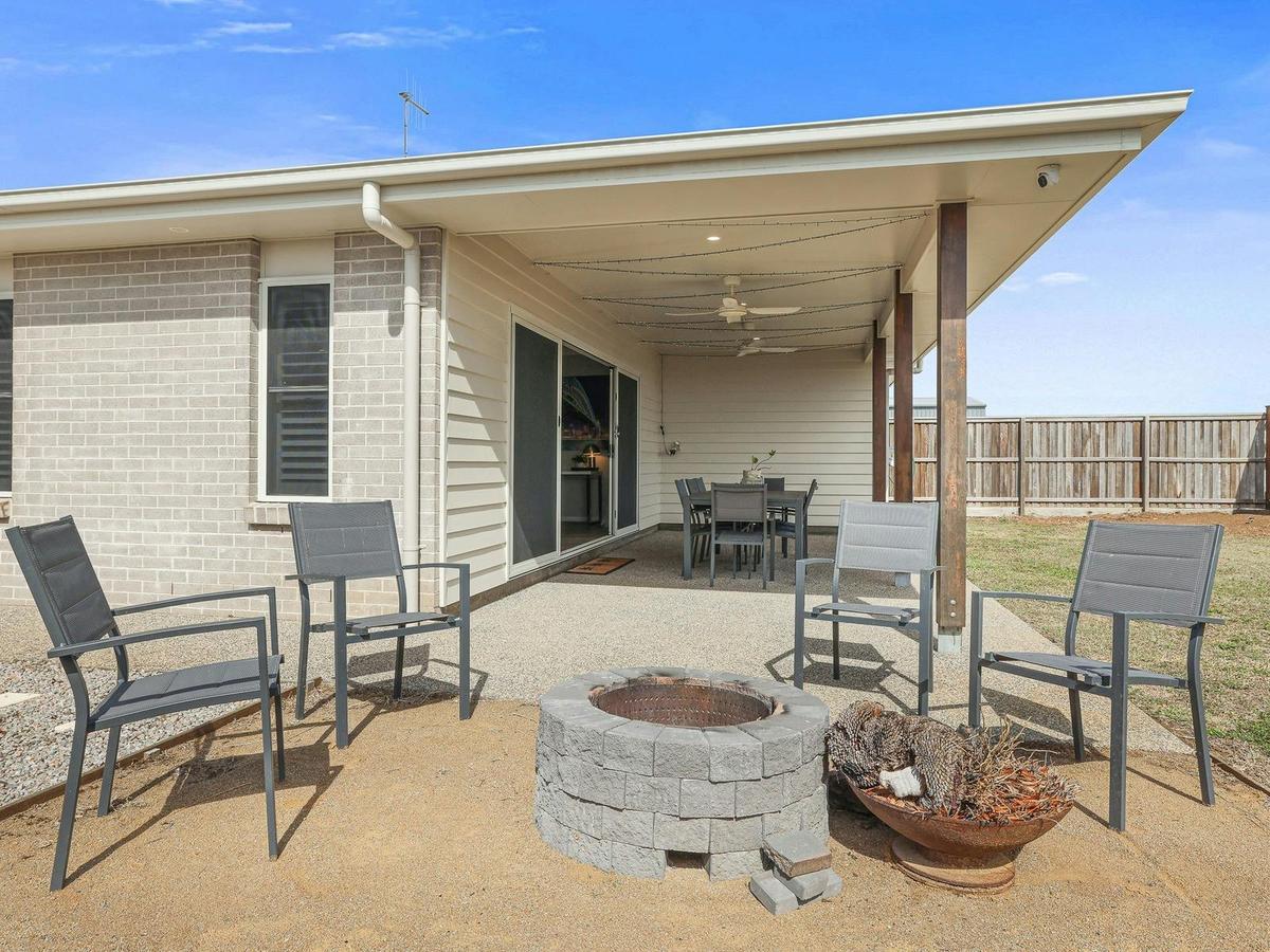 Bargara Holiday Rentals - Whitewash House