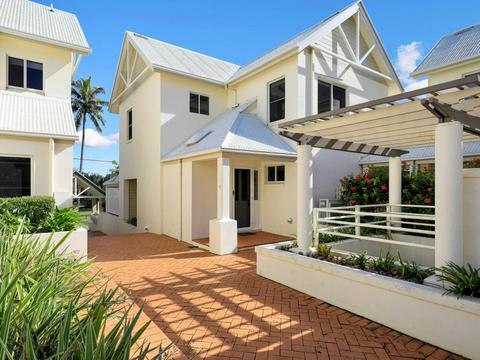 Bargara Holiday Rentals - Sandy Cove at Royle Palms