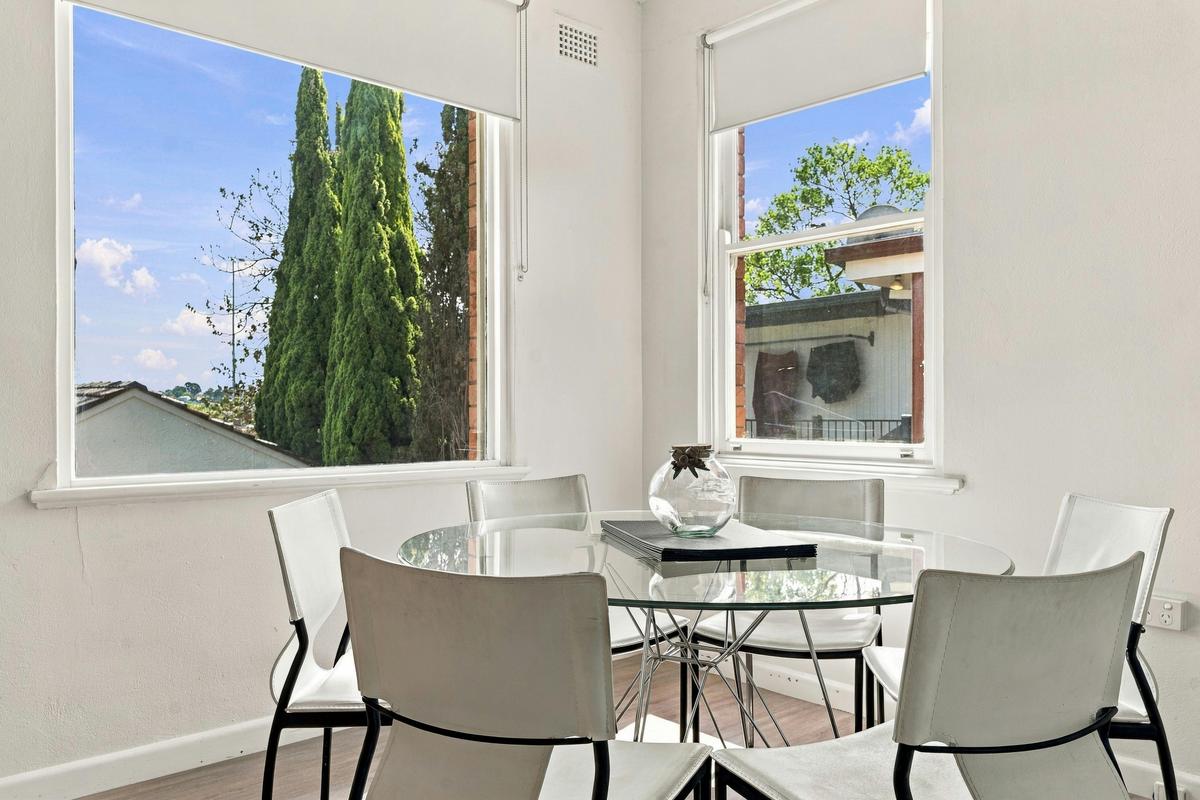 Dining table at Bathurst Family Home