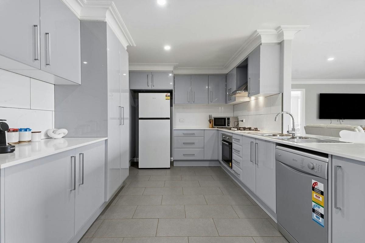 Kitchen at Ned Kelly's Hideaway 1