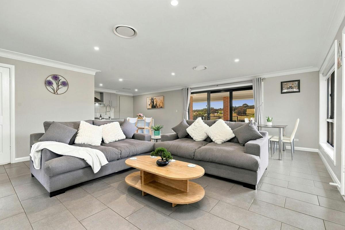 Lounge room at Ned Kelly's Hideaway 2