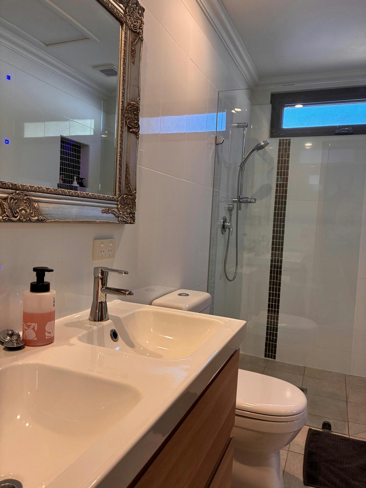 Bathroom The Grape