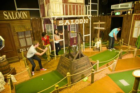 Mega Mini Golf