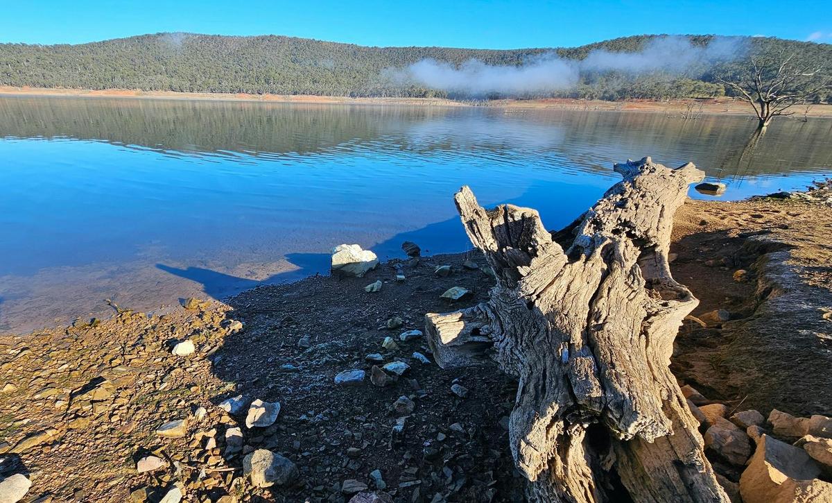 Anglers Reach Lake Eucumbene