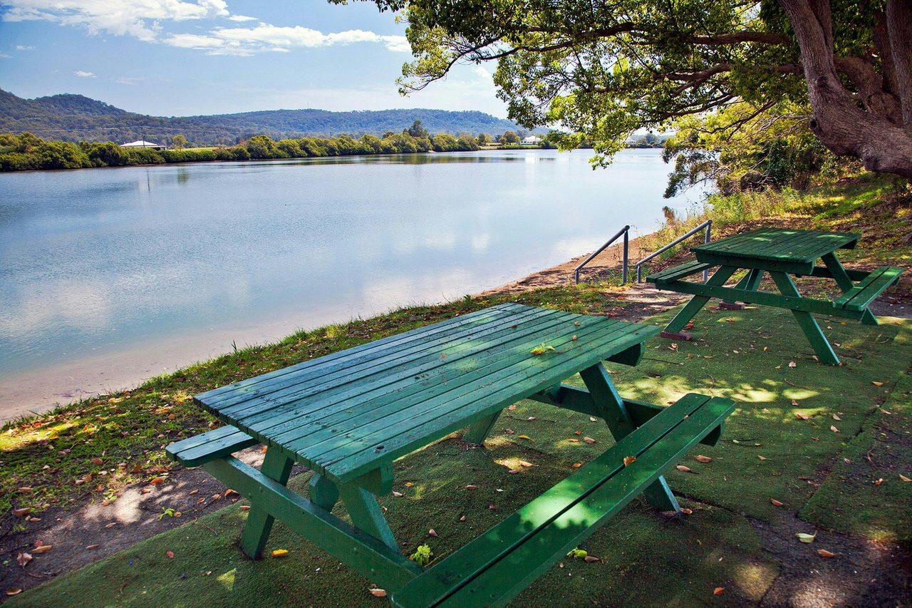 Chatsworth Island seating