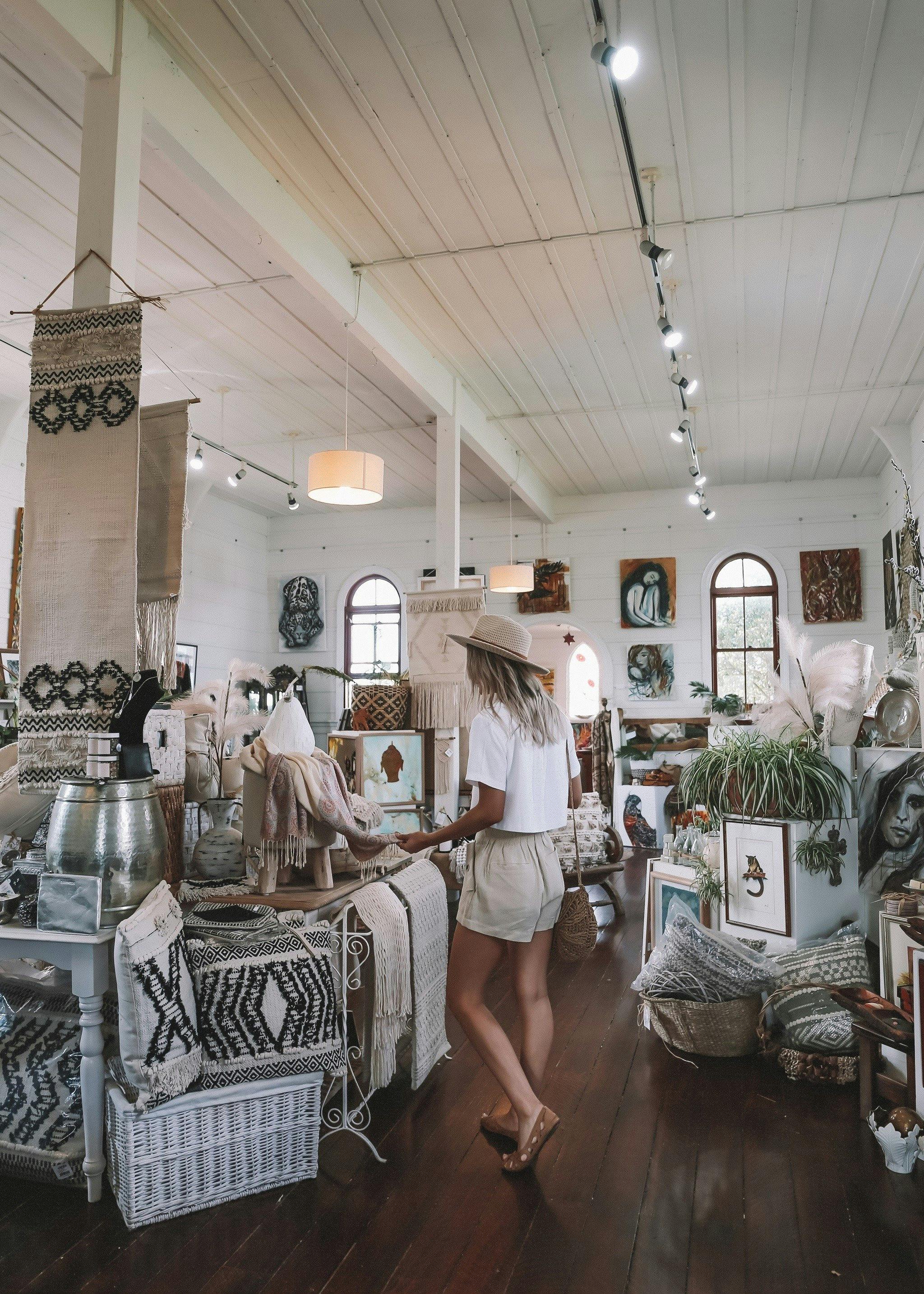 Gladstone Old Lodge Gallery Retail