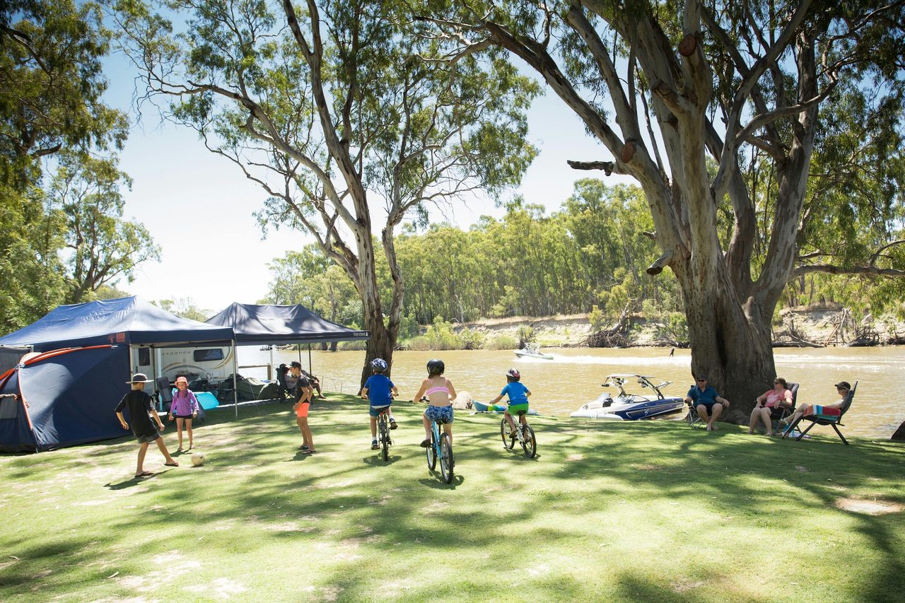 Camping with the family is easy on the Edward River