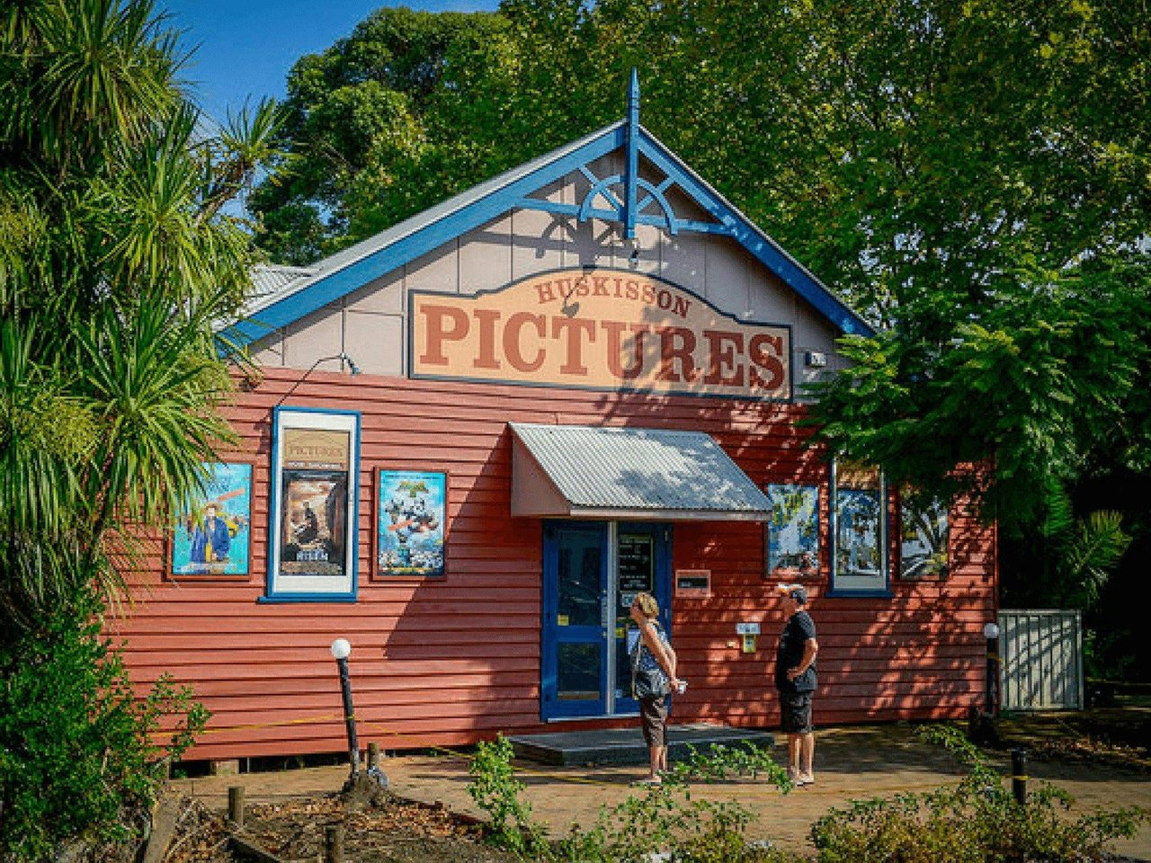 Huskisson Pictures.