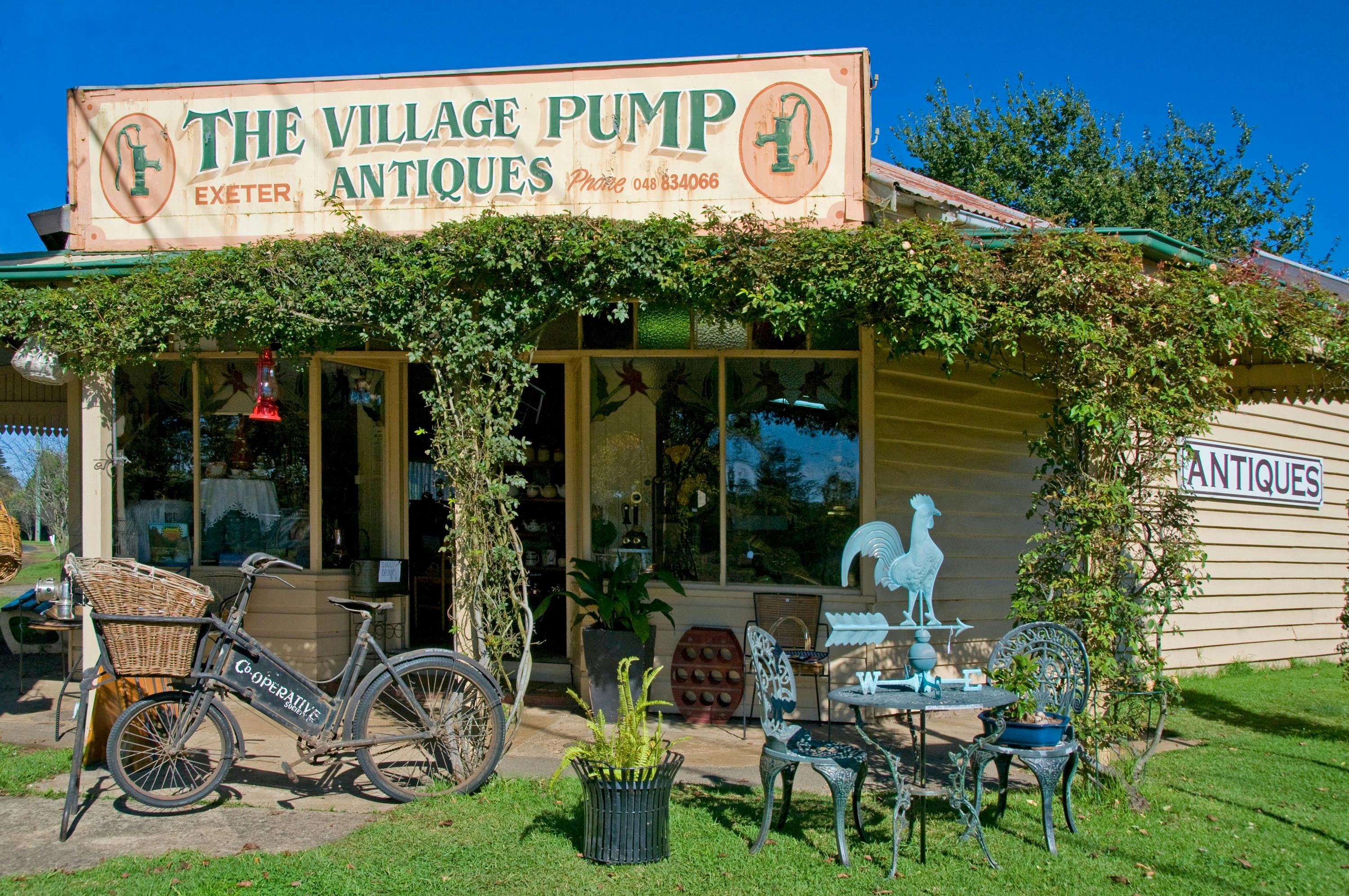 Exeter - the Village Pump Antiques