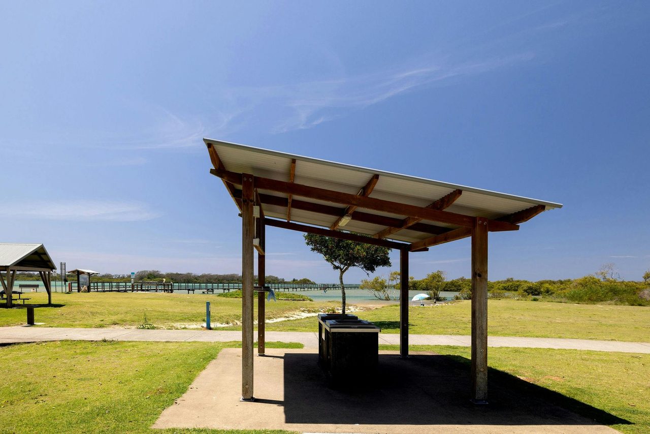 Picnic table Urunga