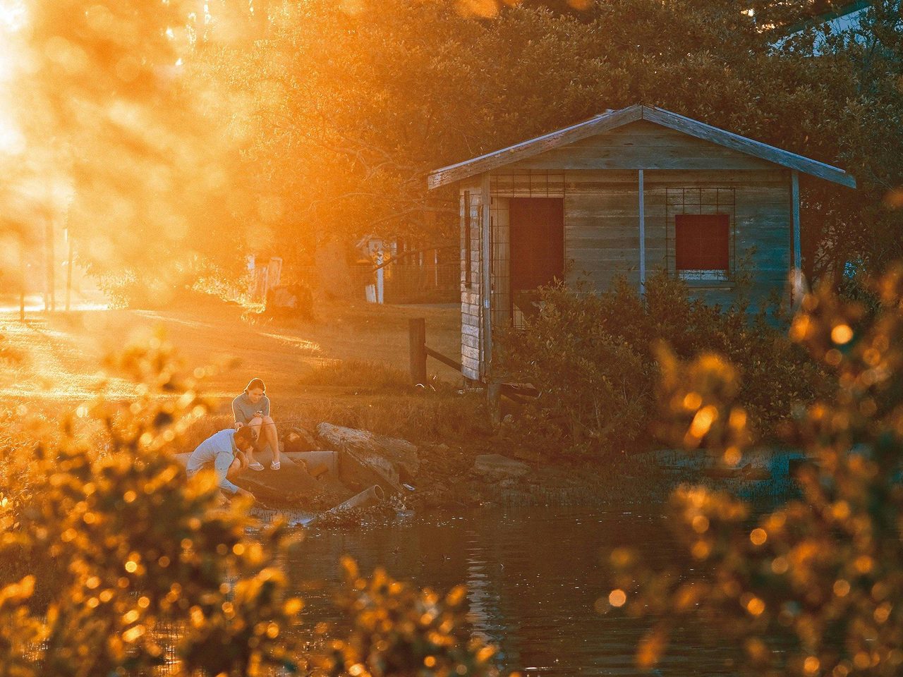 Couple fishing in Yamba