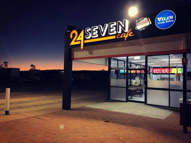 24 Seven Cafe