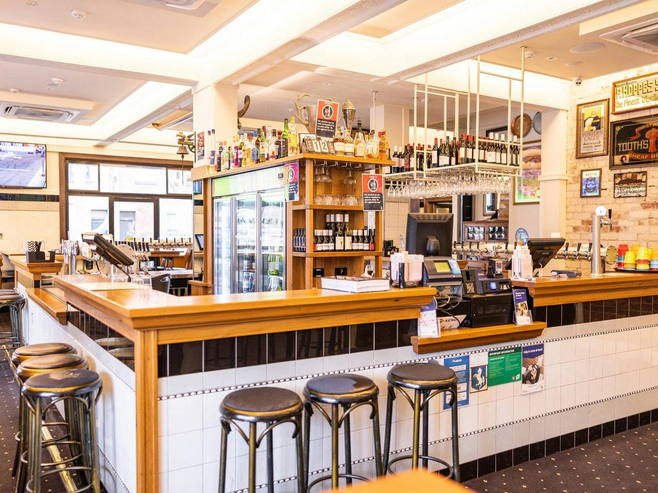 Traditional Bar