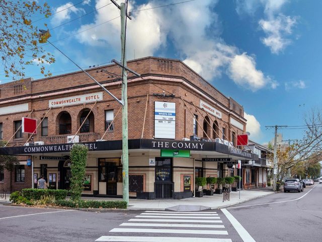 Commonwealth Hotel