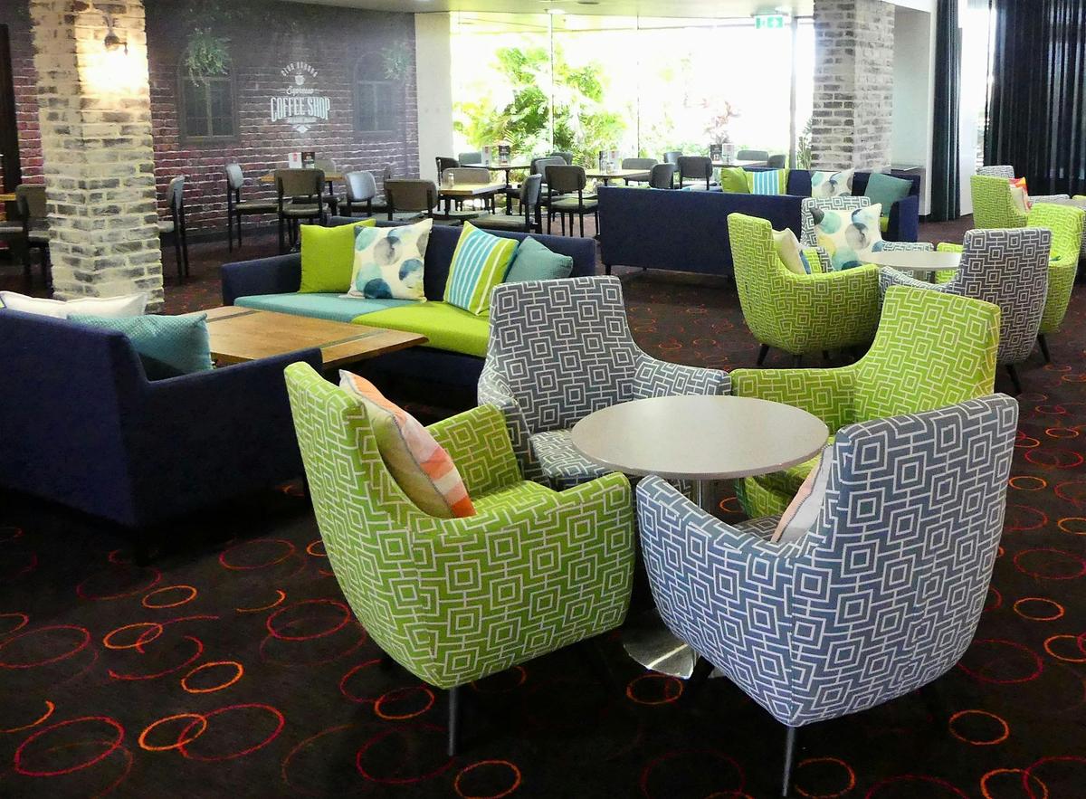 Bar and Lounge