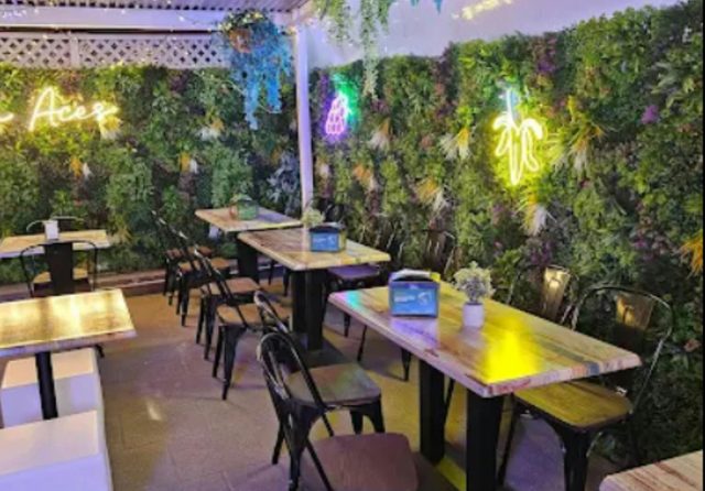 Ace Shawarma Shishabar