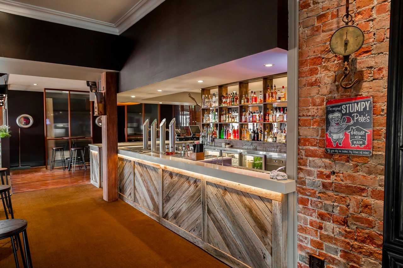 B Town BBQ Bar