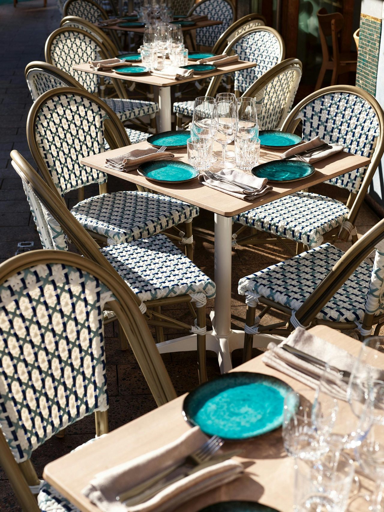 Experience Bacari's outside on the terrace, for a more European vibes.