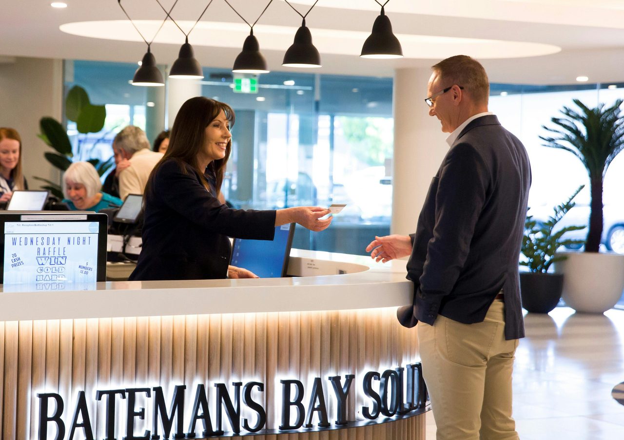 entertainment bars restaurant batemans bay south coast nsw