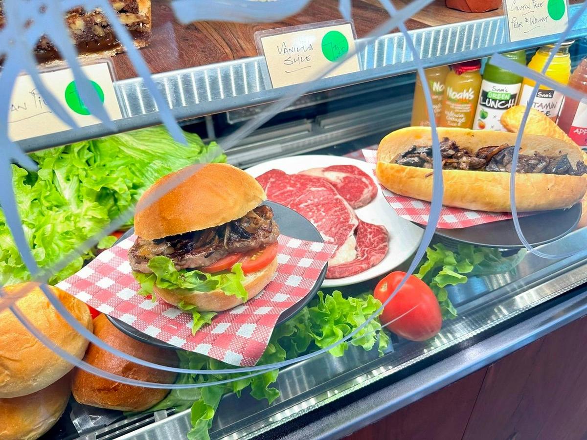 Blueys Cafe