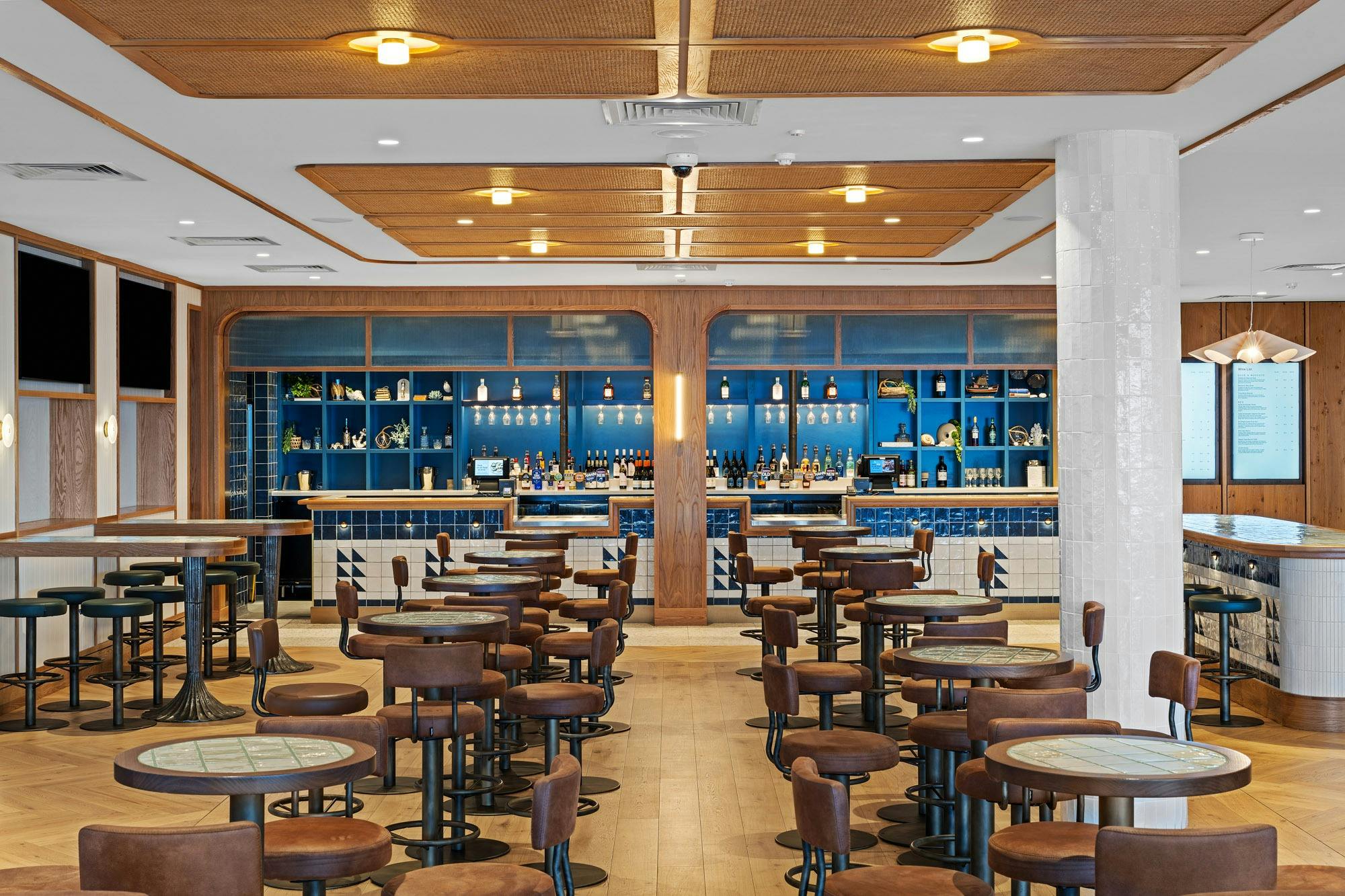 Bay Bar