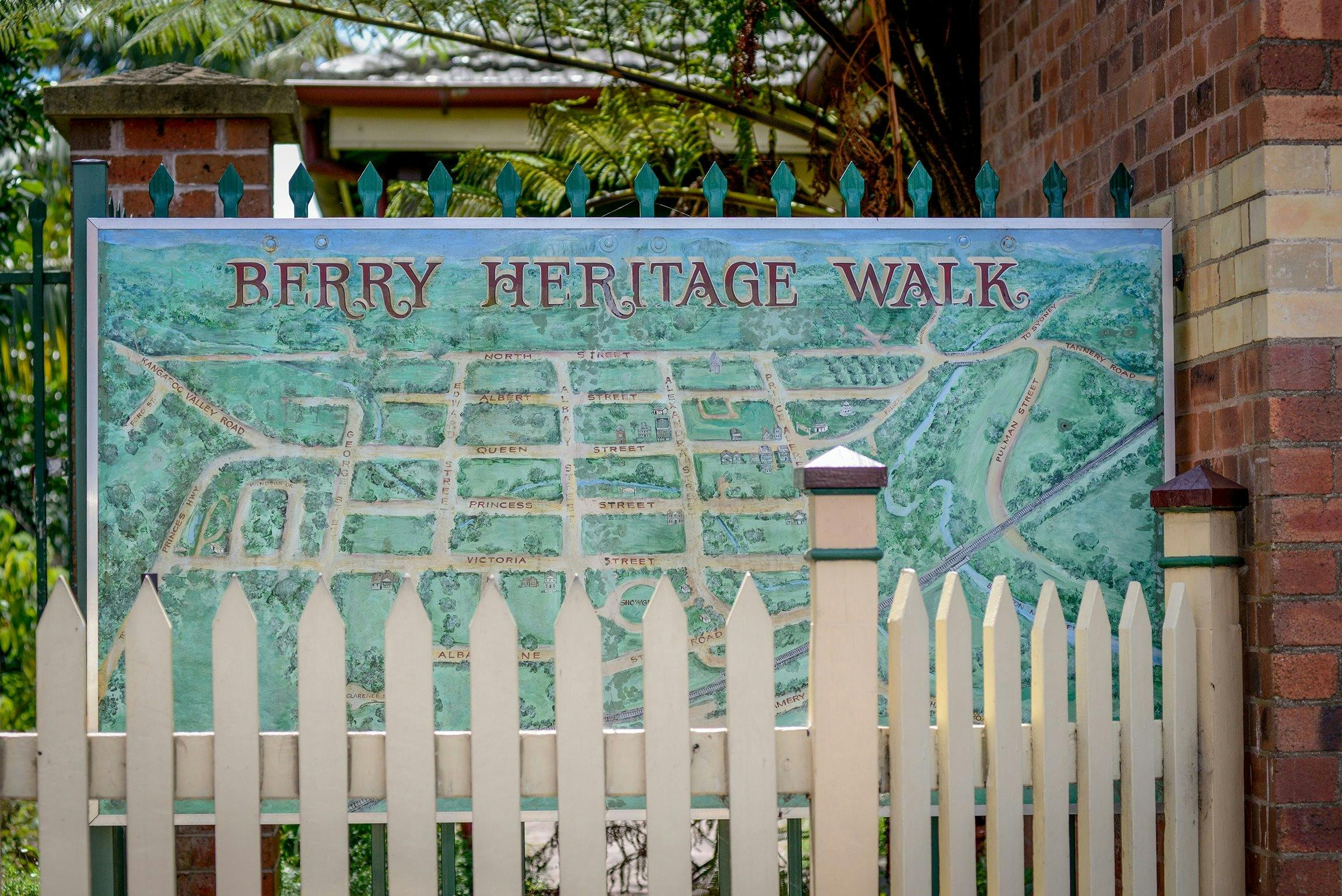 Berry Historic Walk Sign