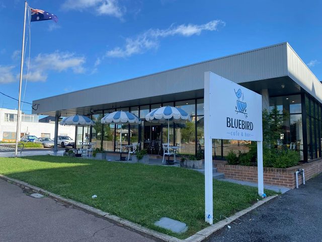 Bluebird Cafe and Bar