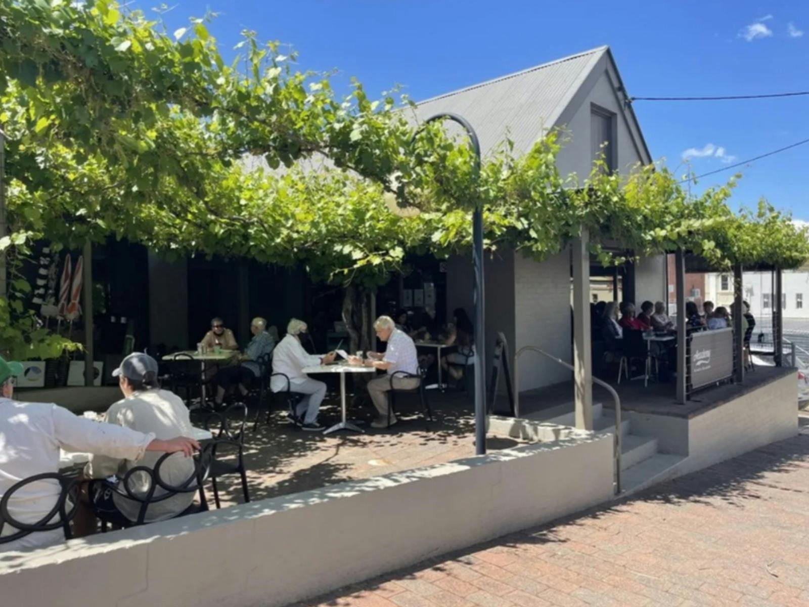 Breakout Brasserie Cafe