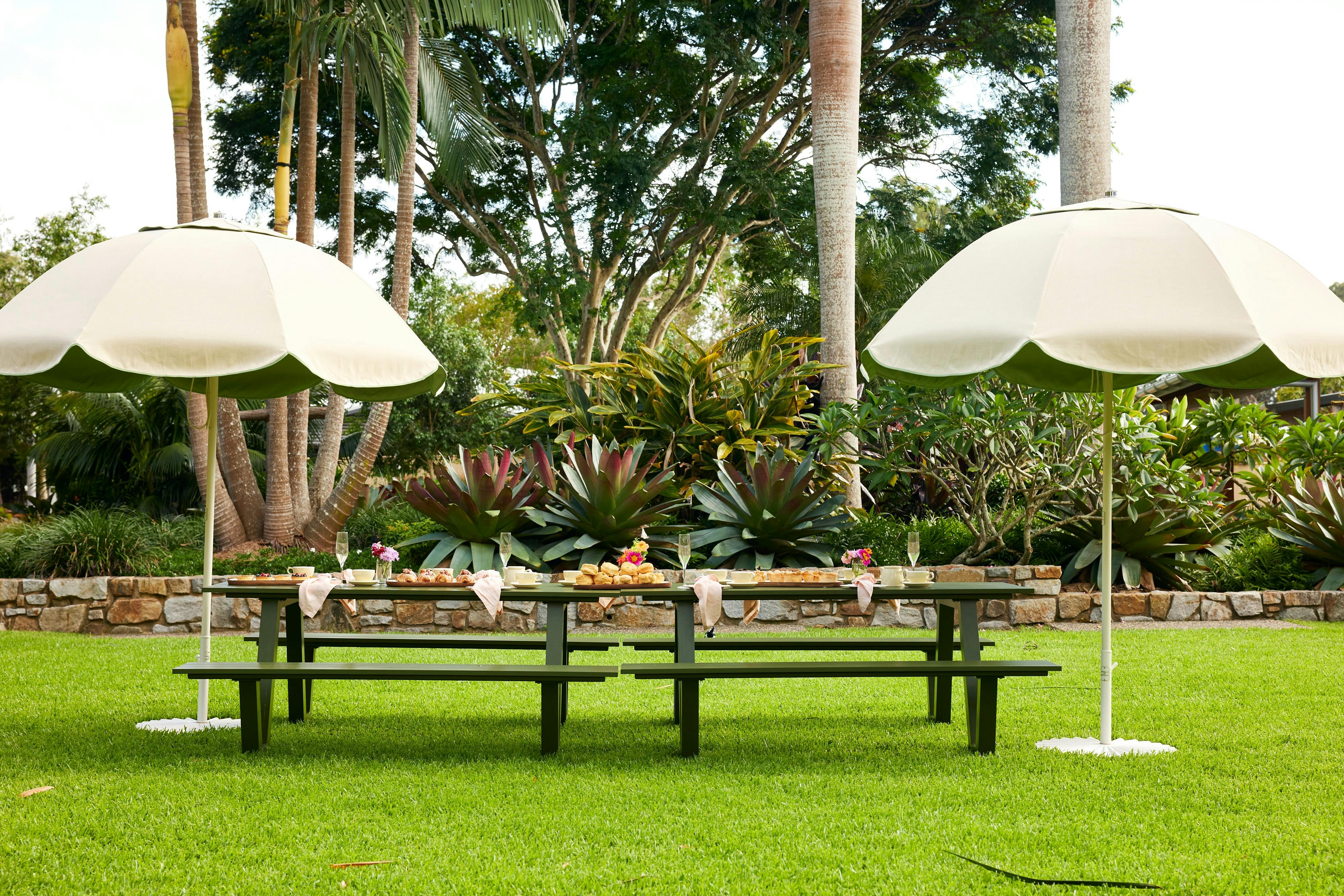 DONOVANS Link eatery & grounds