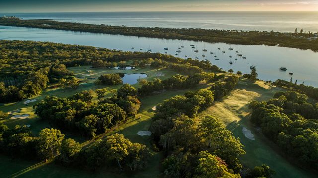Coolangatta & Tweed Heads Golf Club - The Balcony Bar and Cafe