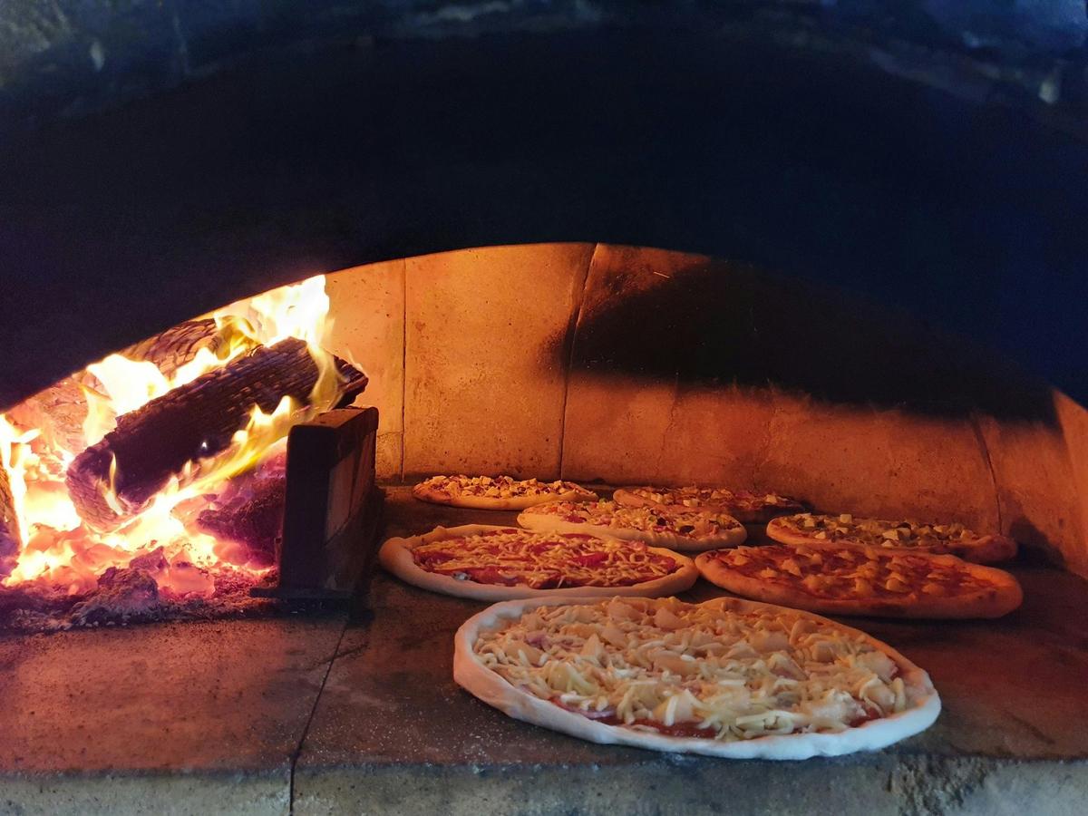 Earth Oven Wood Fired Pizza
