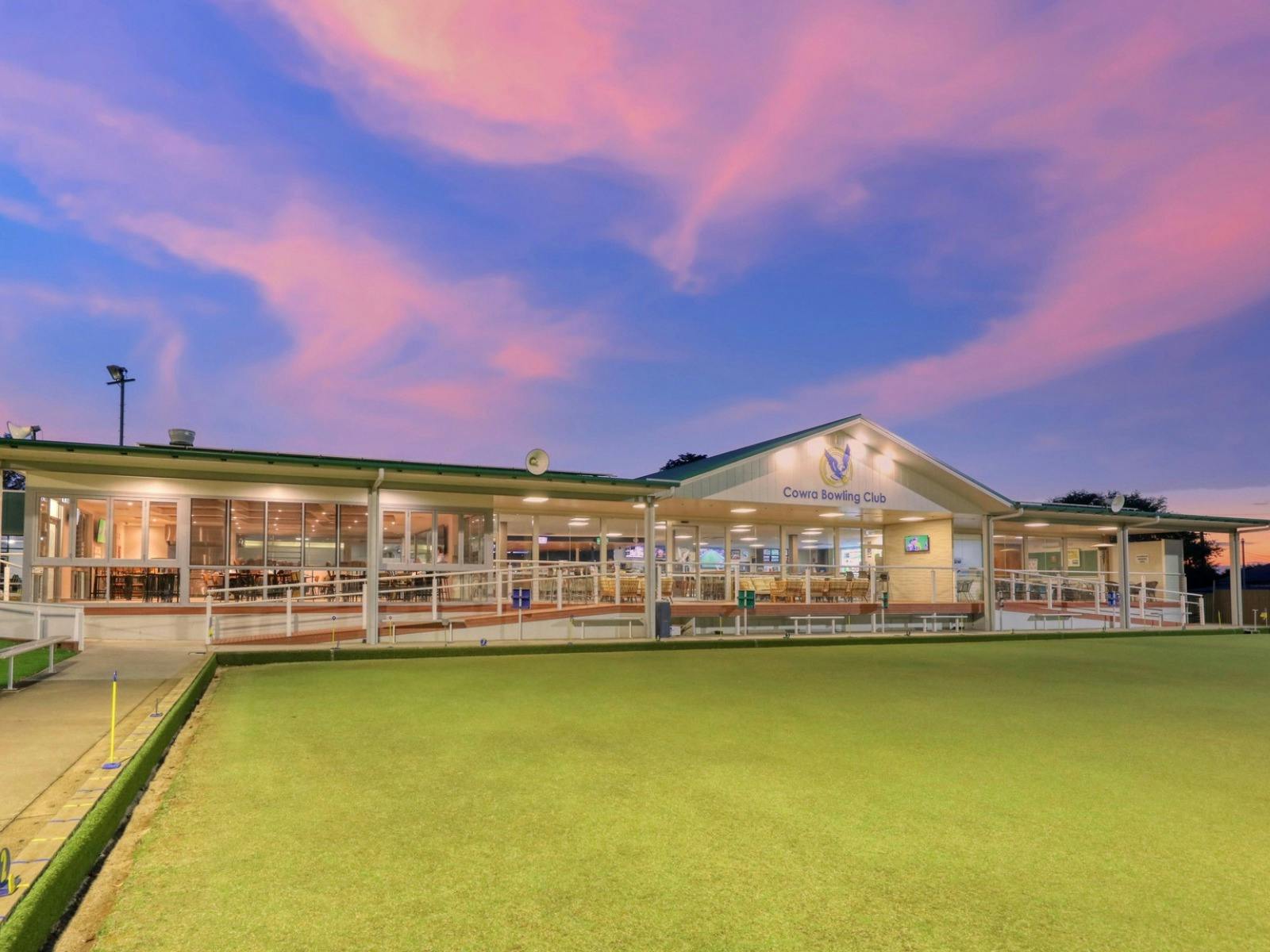 Cowra Bowling and Recreation Club edit1