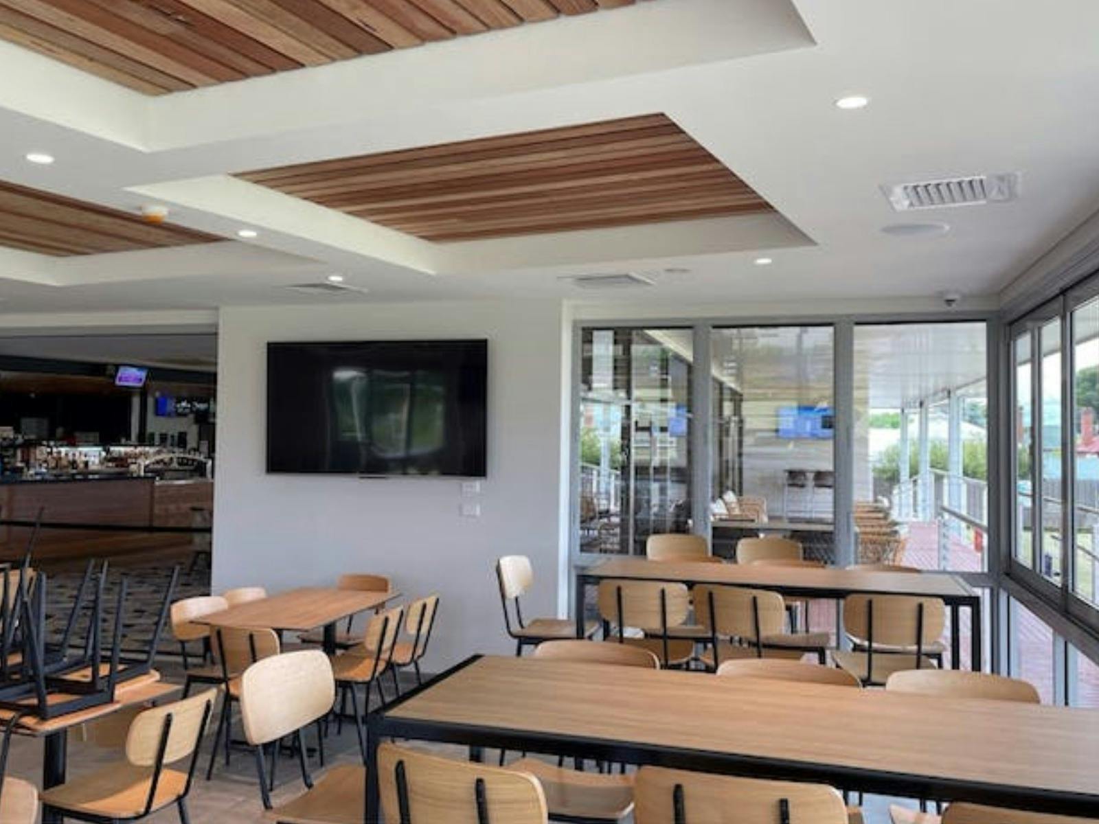 COWRA BOWLING & RECREATION CLUB