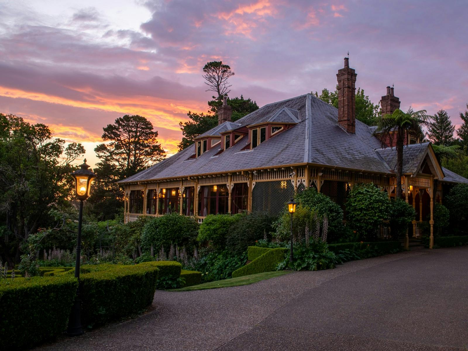Darley's Restaurant I Exterior