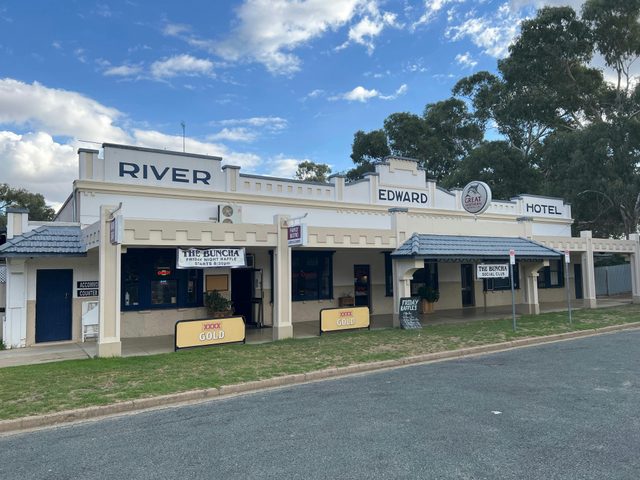 Edward River Hotel