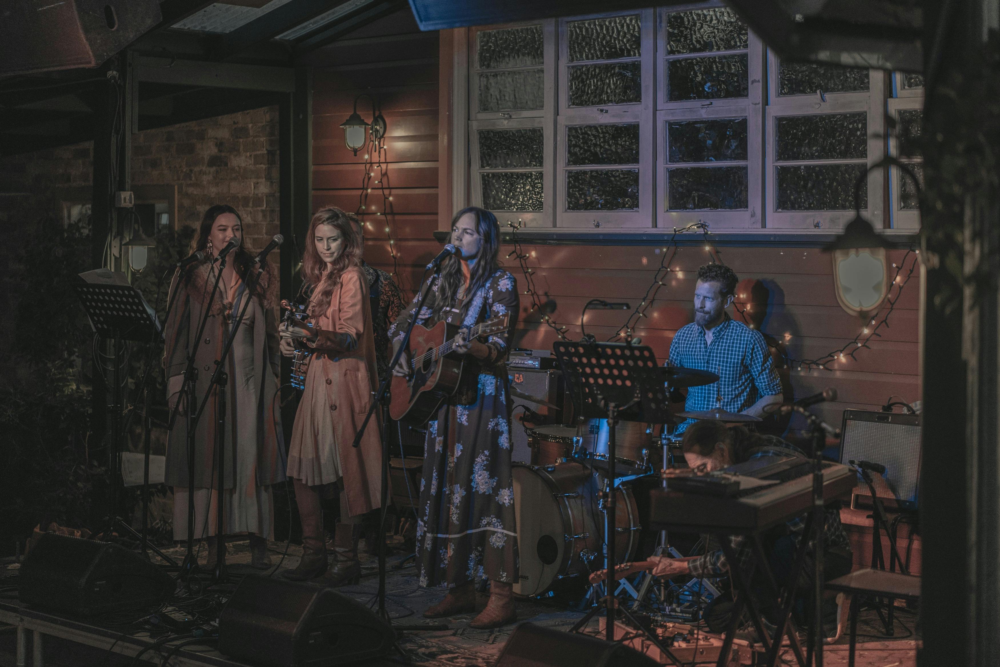 Live music at the Eltham Hote