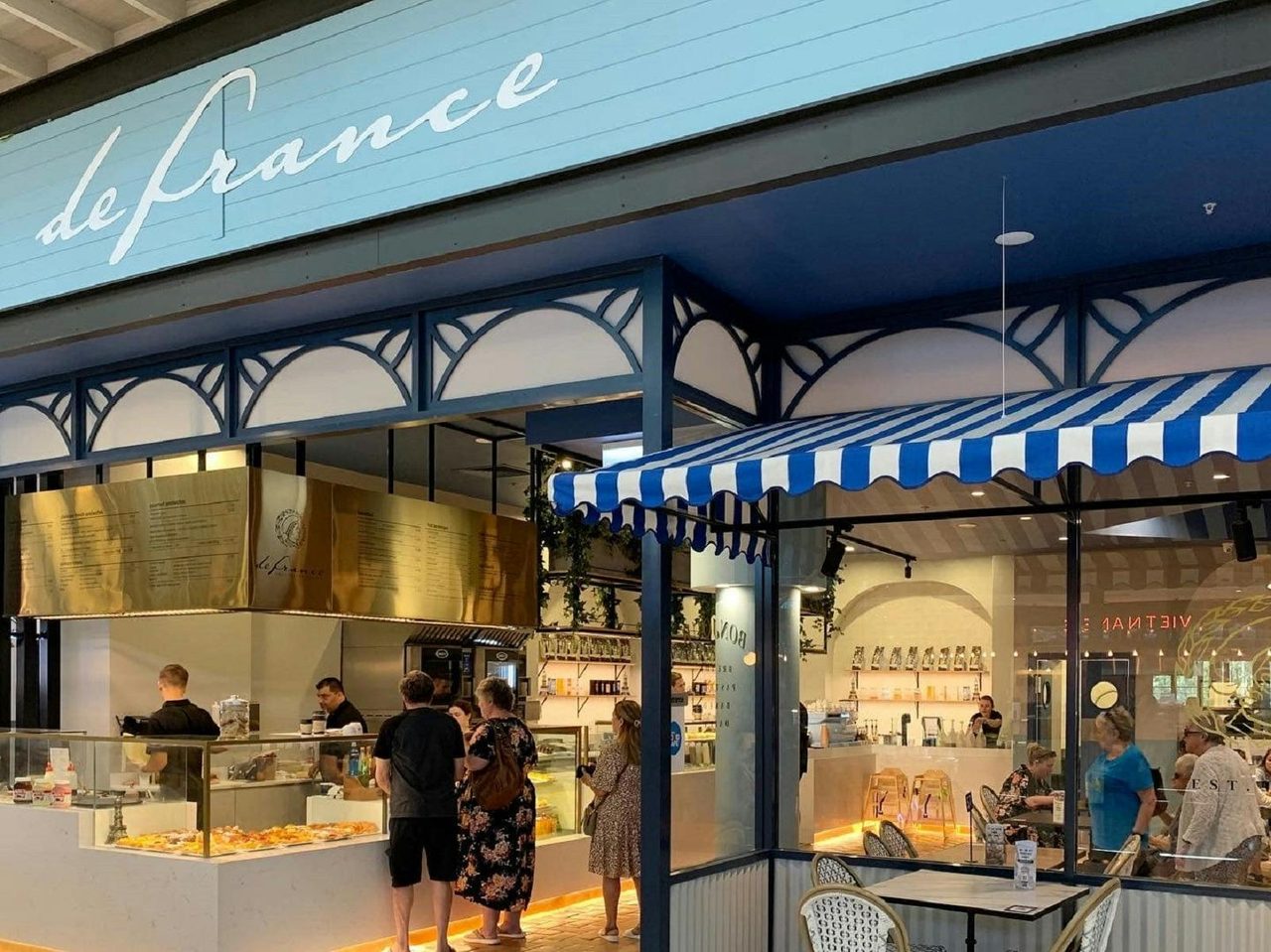 Exterior of De France Cafe Macarthur Square