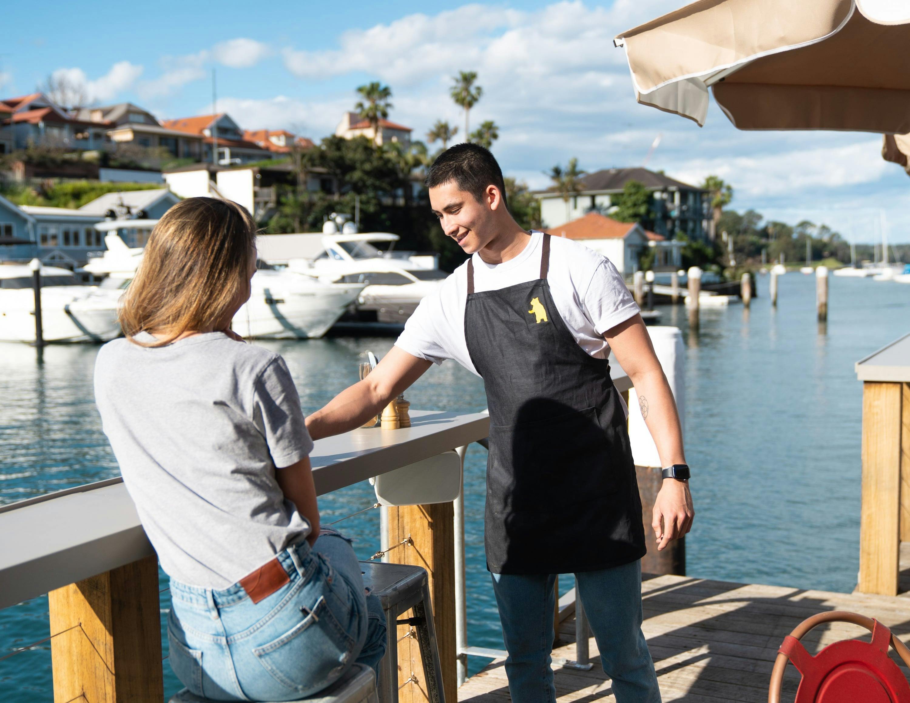 Flying Bear Cafe, Foys