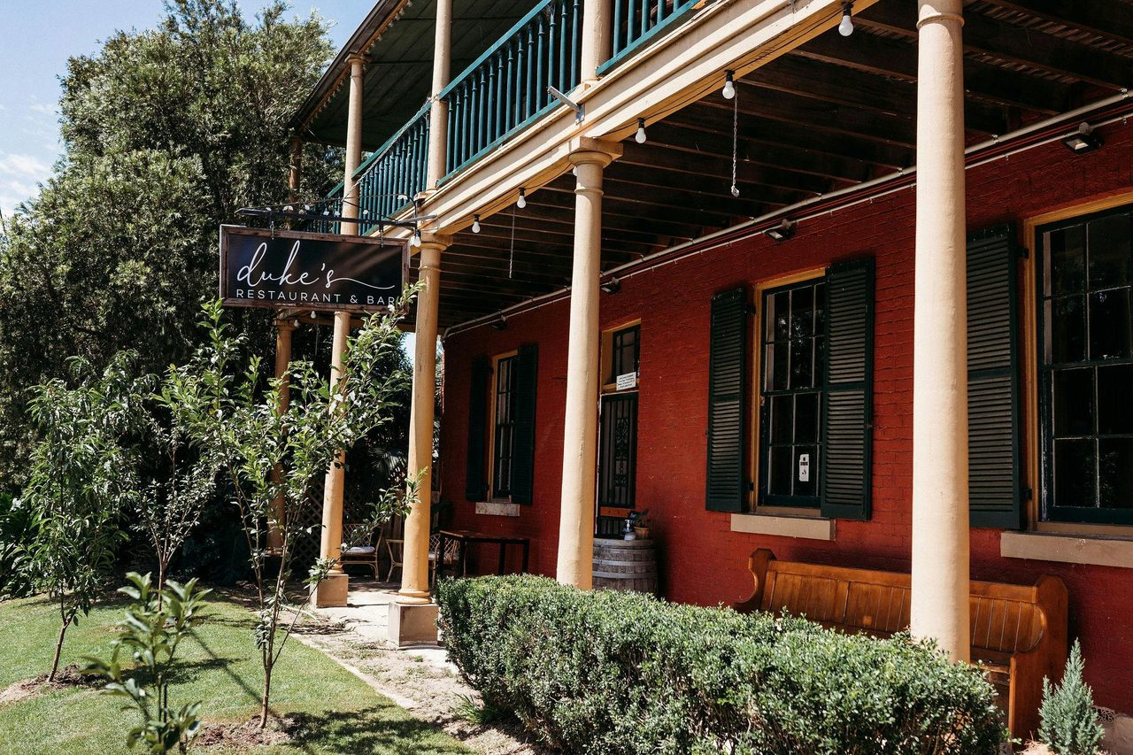 Duke's Restaurant & Bar
