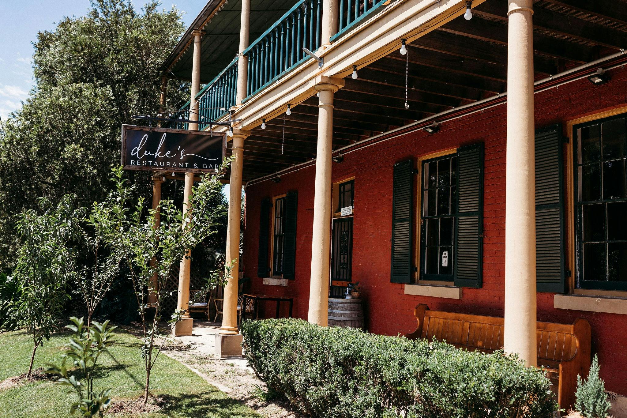 Duke's Restaurant & Bar