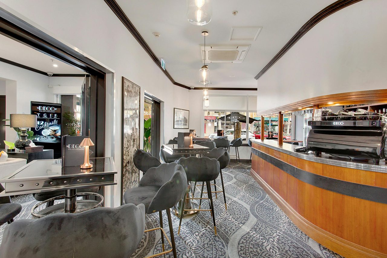 Bar
