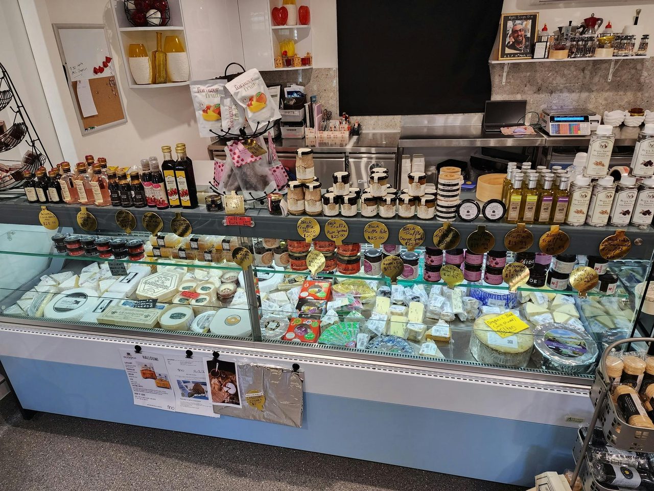 Deli Display cabinet with fresh produce