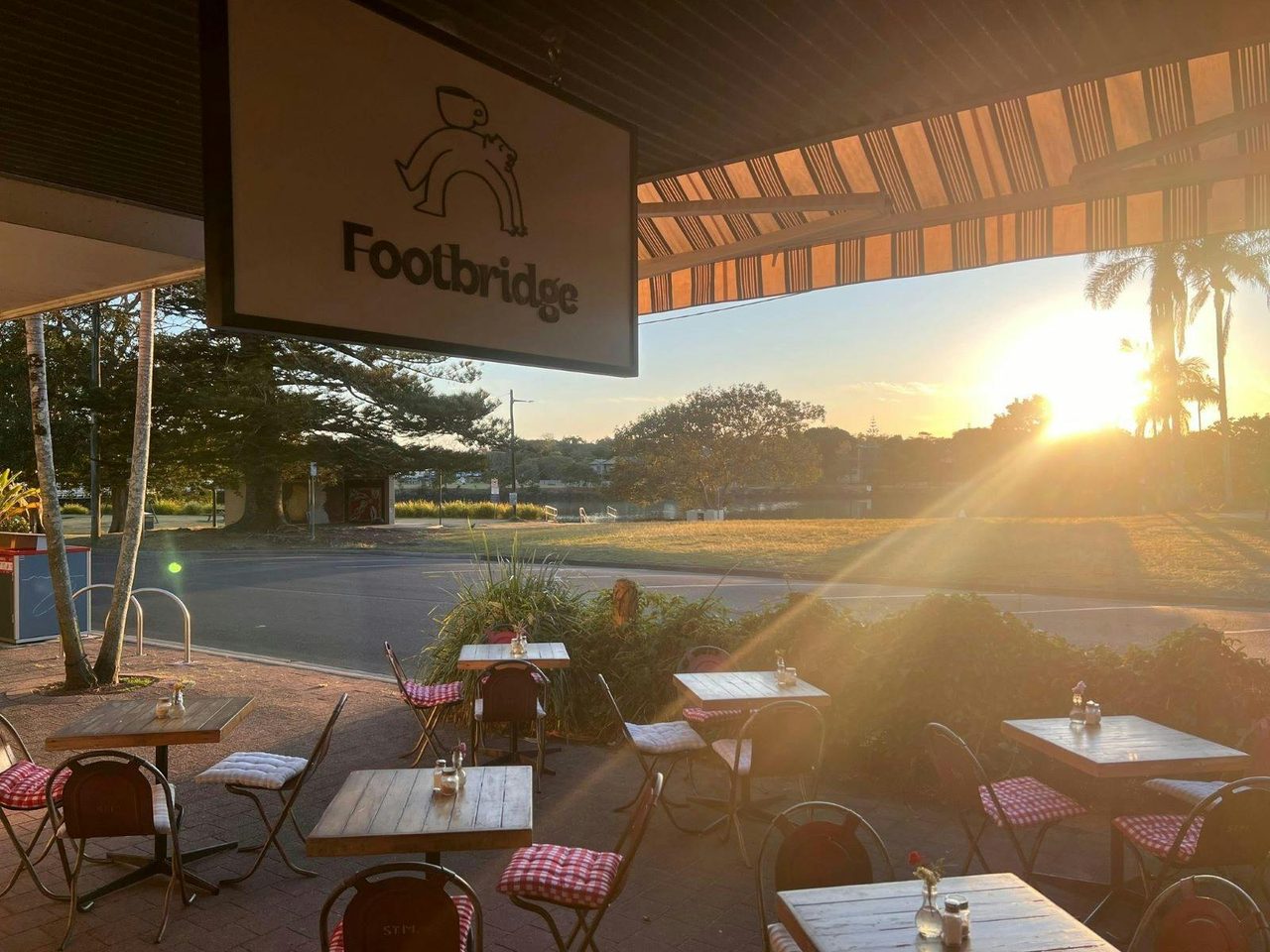 Footbridge Cafe