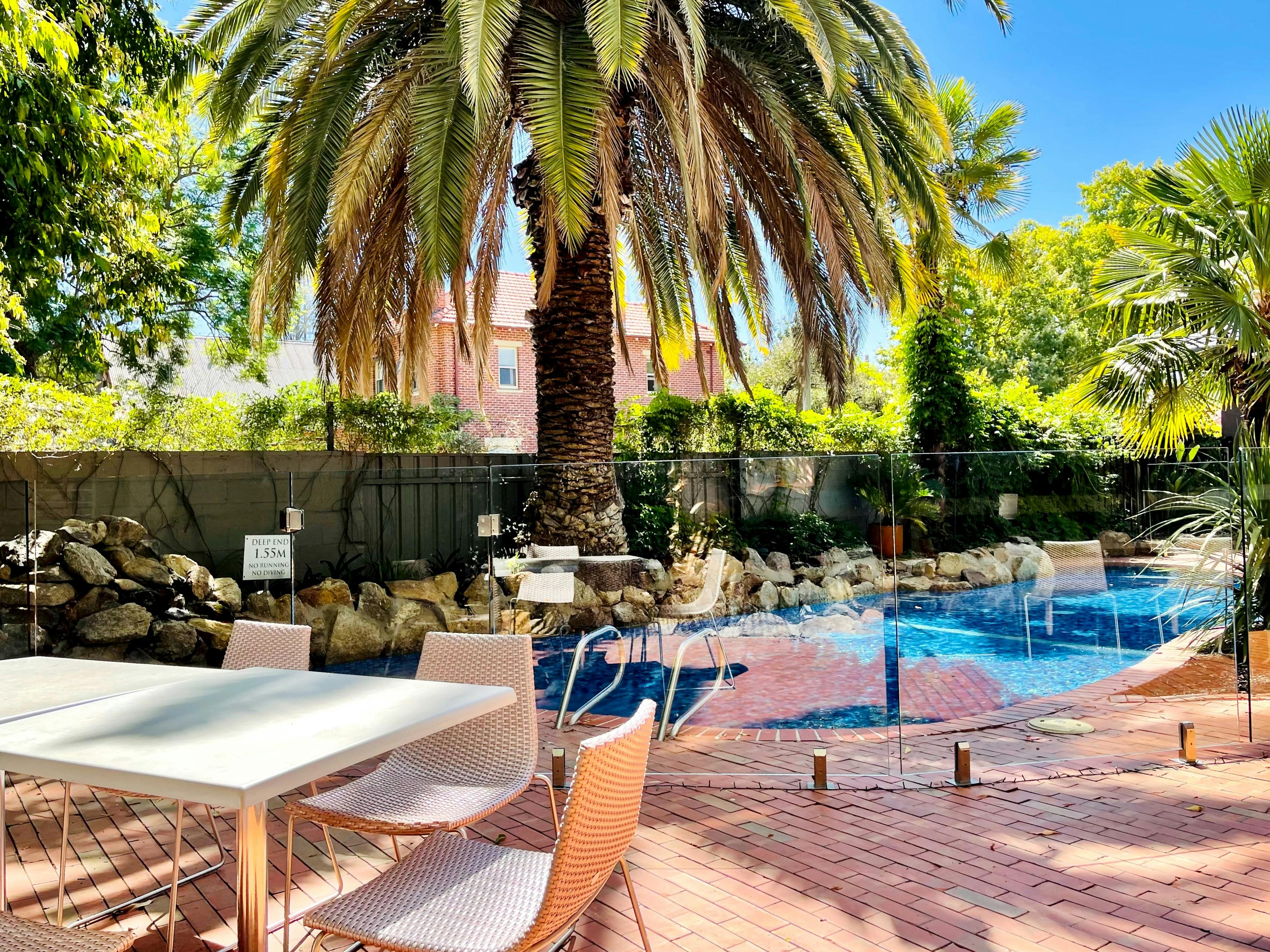 Poolside Dining at Fabric