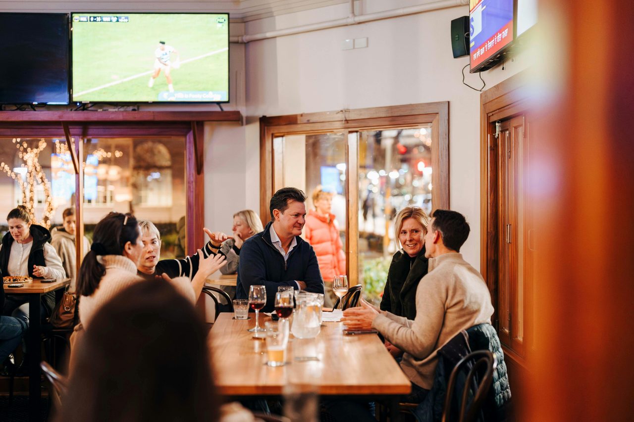 Friends in pub