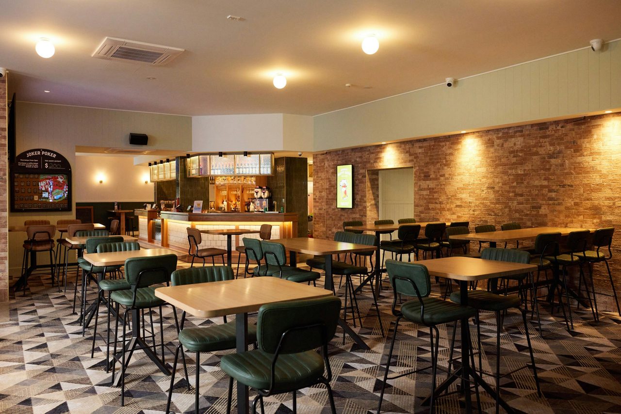Entertainment Lounge at the Hastings Hotel