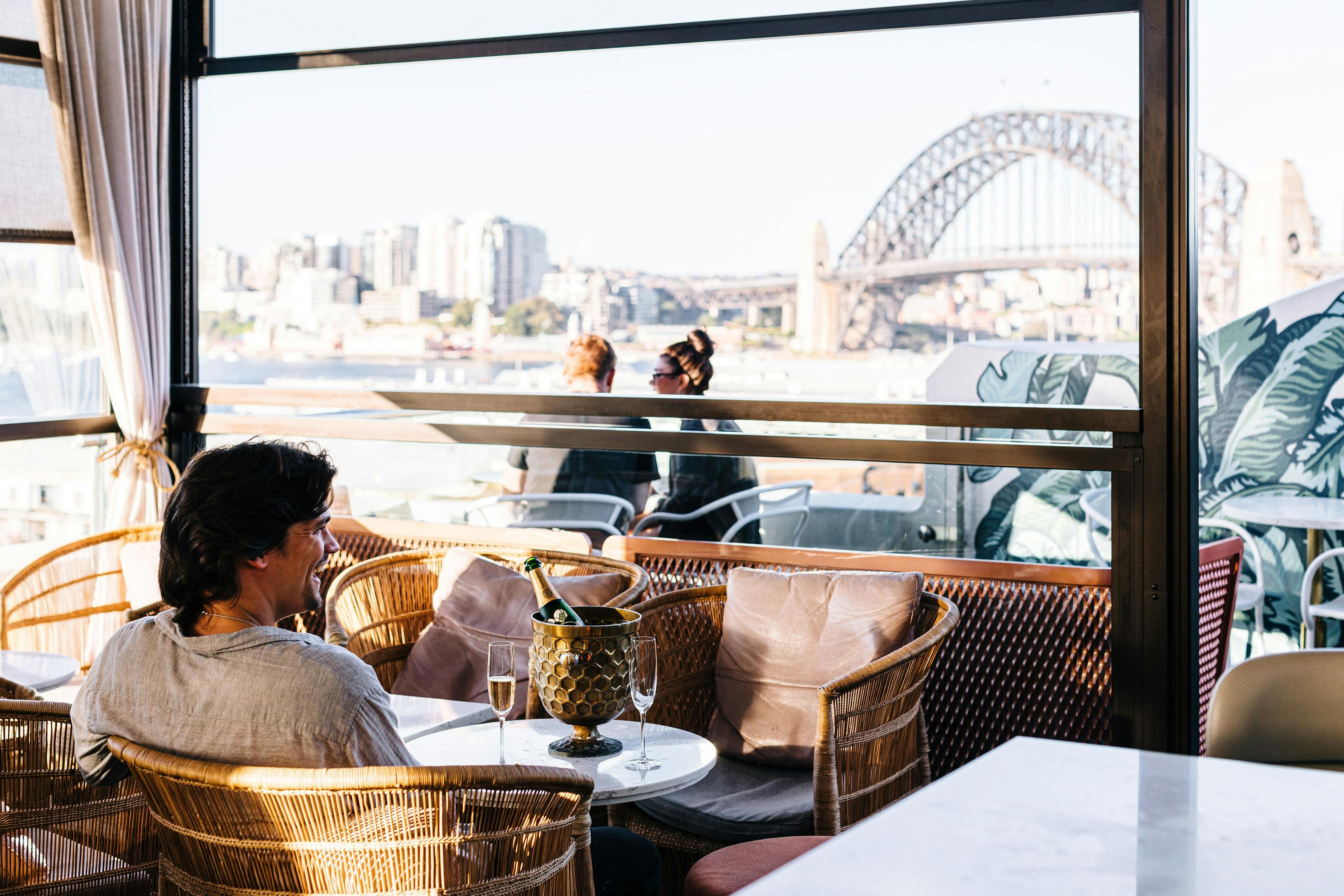 Henry Deane cocktail lounge