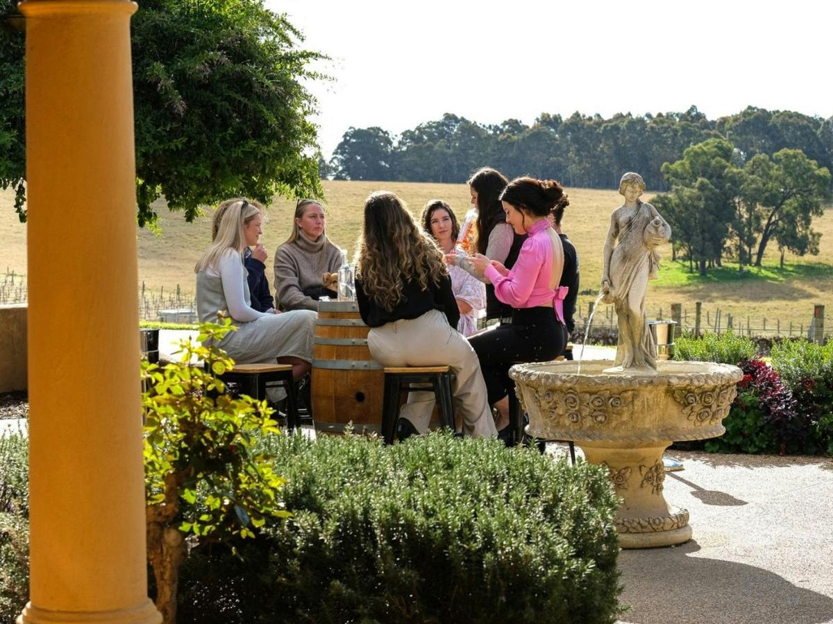 tasting courtyard