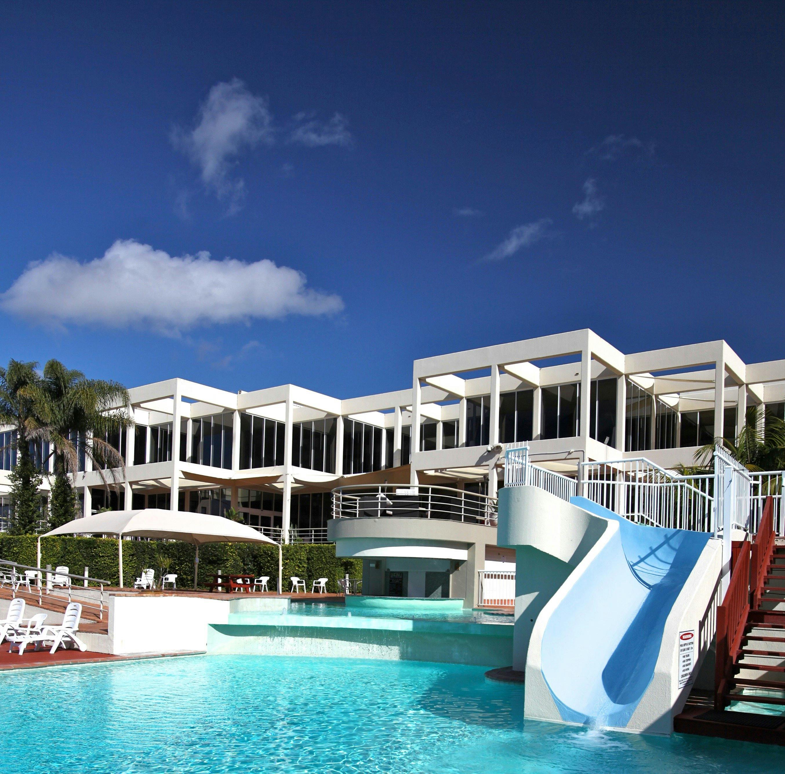 Opal Cove Resort Horizons Restaurant and Bar Pool Area